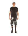 Model is 6'2", 185lbs, wearing size 34.